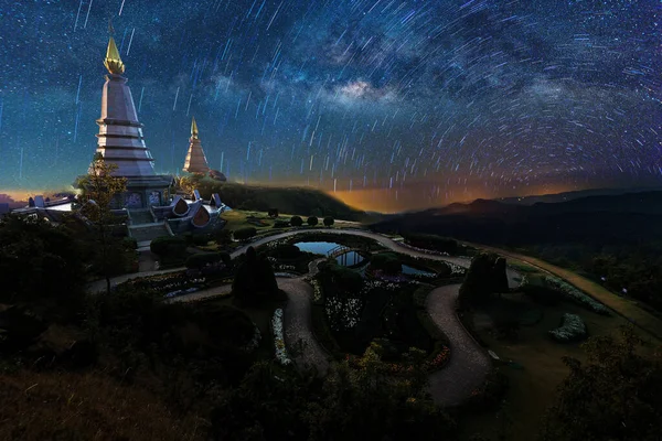 Lattea Landmark Due Pagoda Noppamethanedol Noppapol Phumsiri Cima Doi Inthanon — Foto Stock