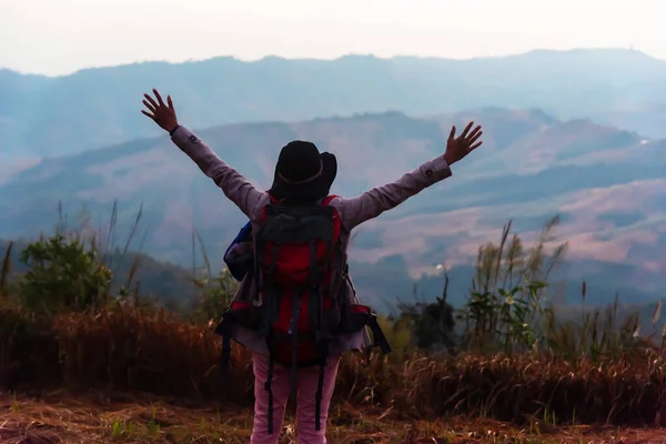 Ásia Estilo Vida Turista Menina Mochila Sentado Com Mapa Para — Fotografia de Stock