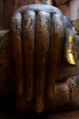 Wat Si Chum tapınağında oturan Buda resmi. Sukhothai Tarih Parkı 'nda.