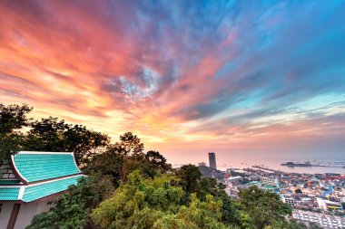 Pratumnak 'taki Pattaya şehir plajının gece manzarası, Pattaya, Tayland