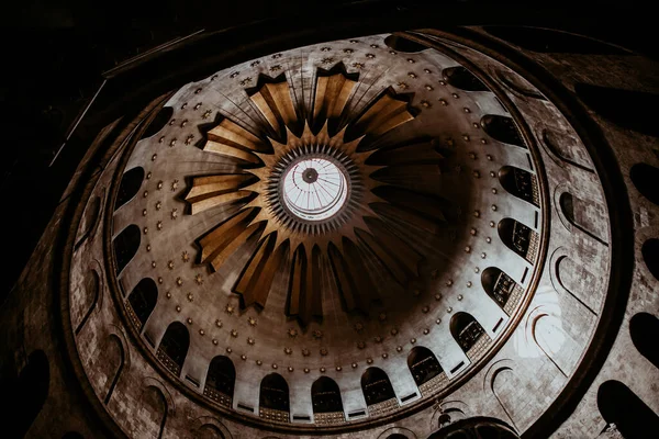 Kudüs, İsrail-05.10.2017: tapınakta ışık ve gölgeler. Vintage işlemde fotoğraflar