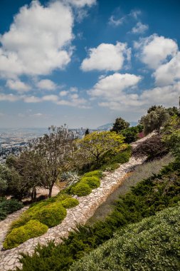 Hayfa, İsrail, 05.06.2017 Şehir ve deniz manzarası güneşli bir günde