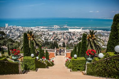 Hayfa, İsrail, 05.06.2017 Şehir ve deniz manzarası güneşli bir günde