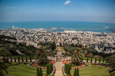 Hayfa, İsrail, 05.06.2017 Şehir ve deniz manzarası güneşli bir günde