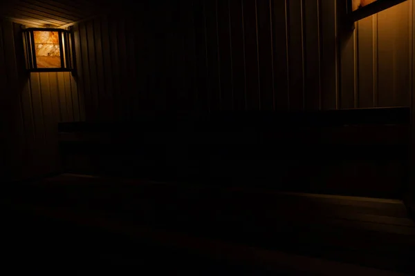 Lampe Sombre Lumière Chaude Dans Une Salle Sauna Sombre — Photo