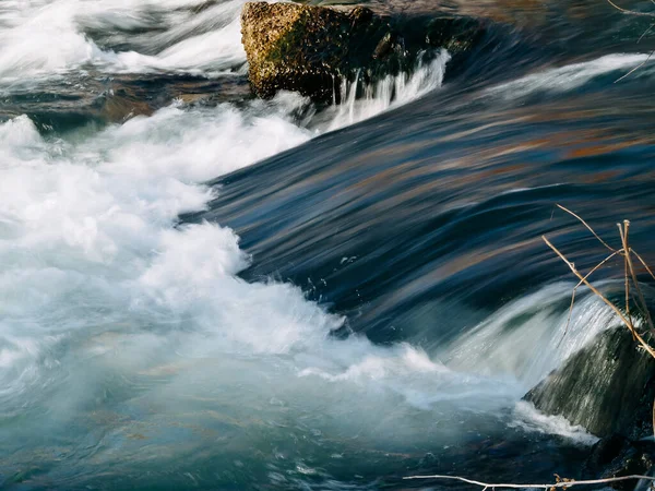 Природная Вода Карстовый Источник Природный Источник Питьевой Воды — стоковое фото