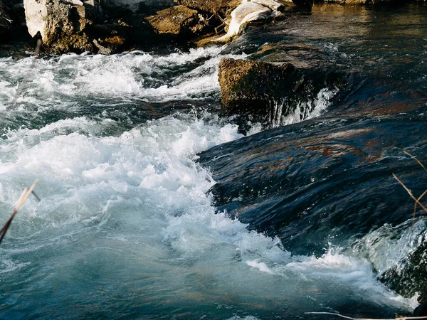 Природная Вода Карстовый Источник Природный Источник Питьевой Воды — стоковое фото