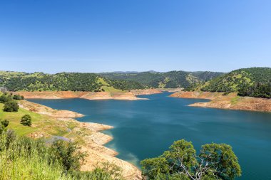 terk edilmiş kum ocağı