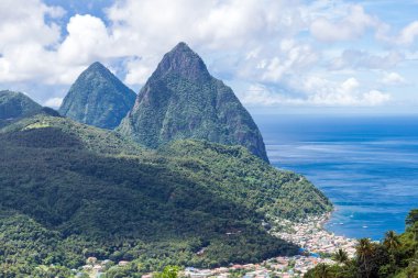 manzara St Lucia, Caribbean en ünlü sikkesine Dağı