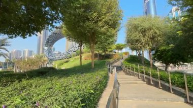 Dubai, BAE - 28 Ekim 2025. Geleceğin Müzesi 'nin çarpıcı manzarası her Dubai ziyaretçisinin ilgisini çekmeli..