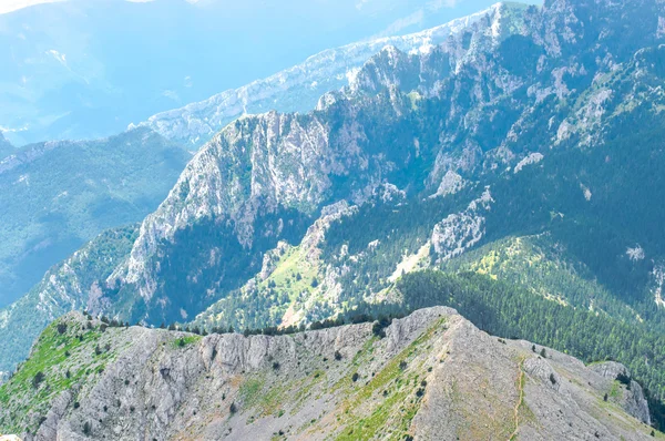 Picturesque top panoramic view of the rocky mountain ridge — Stock Photo, Image