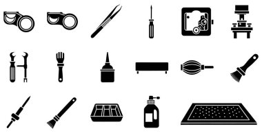 Çeşitli hassas aletleri ve temizlik ekipmanlarını tasvir eden siyah siluet simgelerinden oluşan kapsamlı bir koleksiyon. Sette toz temizleme için büyütme araçları, farklı temizlik fırçaları ve hava üfleyicileri ve özel onarım araçları yer alıyor