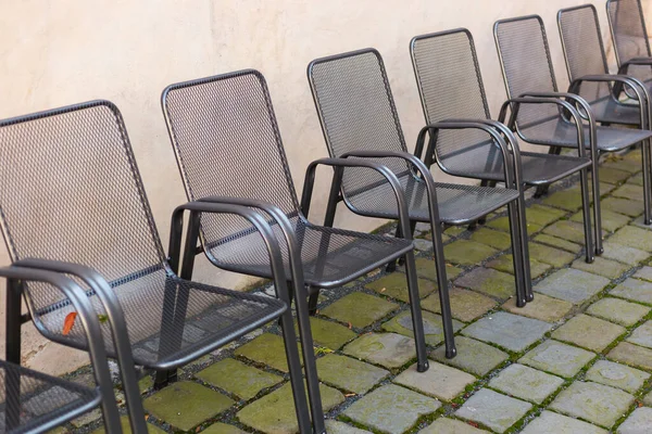 Chaises Acier Contre Vieux Mur Texturé — Photo