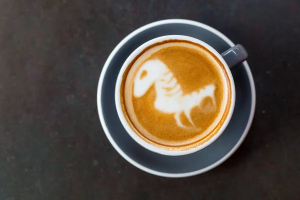 Taza Gris Capuchino Con Latte Art — Foto de Stock