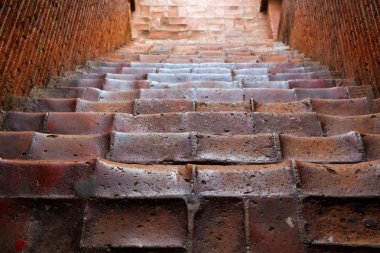 Stupa için giden antik merdiven.