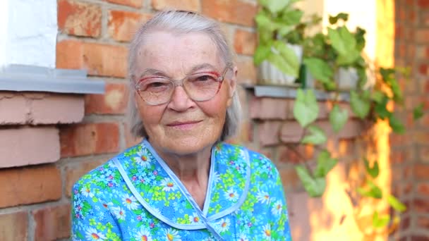 Idosos mais velhos retrato feminino — Vídeo de Stock