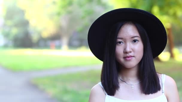Chica asiática hermoso retrato femenino — Vídeo de stock