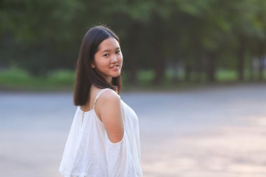 Asya Yaz şapka güzel kız gülümseme