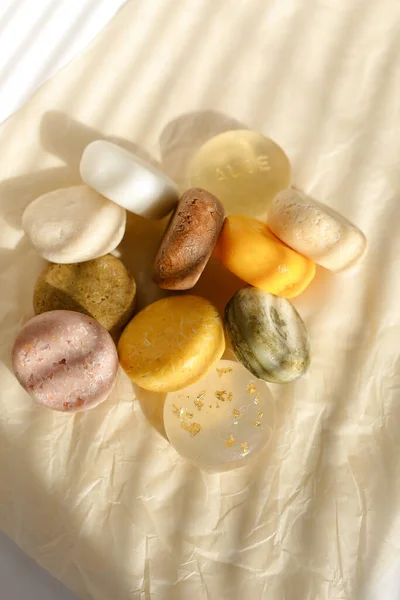 Батончики ароматизованих ефірних олій екологічне мило для шкіри та тіла . — стокове фото