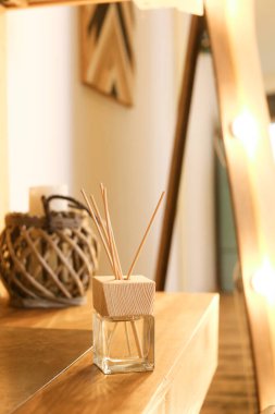 Aromaterapi sazlık yayıcı spa arka planında spa spa spreyi