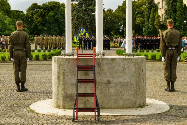 In Uschhorod feierte den Tag der Staatsflagge der Ukraine — Stockfoto