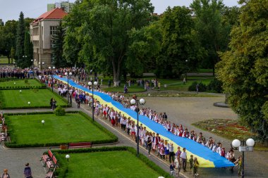 Uzhhorod Ukrayna devlet bayrak günü kutlanıyor