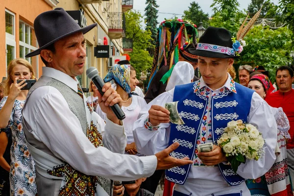 Uzhgorod Ukraine Juin 2021 Des Artistes Chœur Folklorique Transcarpatique Manifestent — Photo