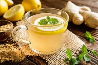 Zencefil kök çay limon, bal ve nane ile
