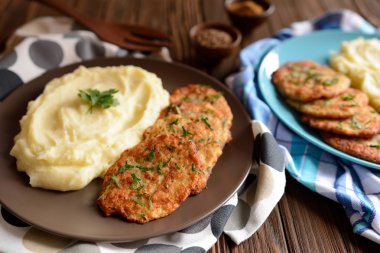 Karnabahar krep patates püresi ile