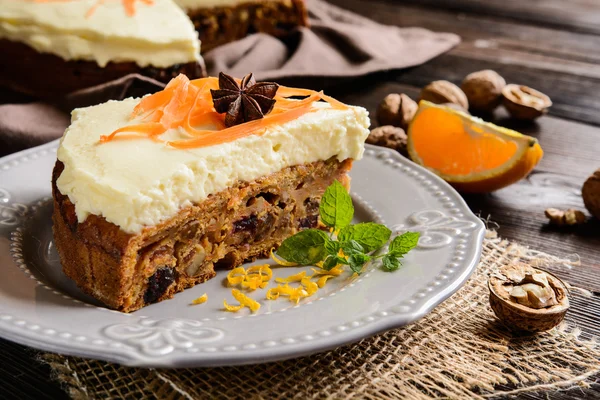 Gulerod kage med mascarpone - Stock-foto