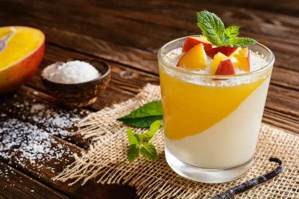 Coconut panna cotta with mango jelly — Stock Photo, Image