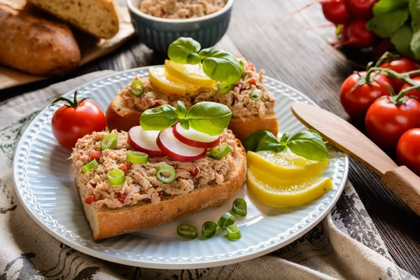 Tuna spread with red pepper and green onion — Stock Photo, Image