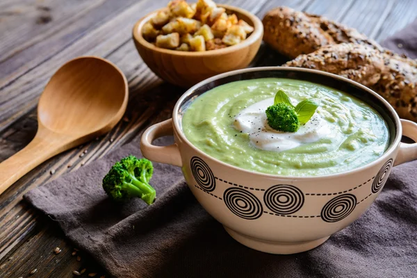 Krämig broccoli soppa — Stockfoto