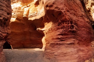 Red Canyon Güney dağlarında kumtaşı kayalıklarla 
