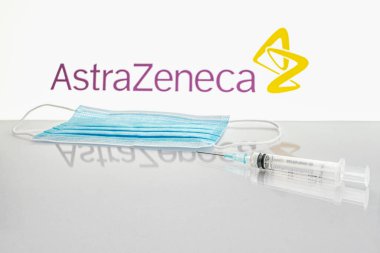 Şırınga ve yüz maskesi AstraZeneca logosu, Danimarka, 28 Ocak 2021
