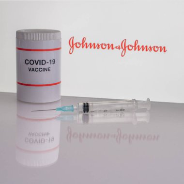 Johnson ve Johnson etiketli ve şırıngalı Covid 19 aşısı, Danimarka, 14 Nisan 2021