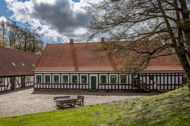 Borkop Su Değirmeni, 8 Mayıs 2021 tarihinde Danimarka 'da Borkop, Vejle, Danimarka' da eski bir ahşap ev olan Danimarka 'da kurulmuş bir gurme restoranı ve müzedir.