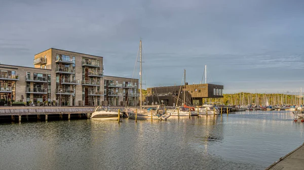 Puerto Deportivo Con Apartamentos Modernos Veleros Puerto Vejle Dinamarca Mayo — Foto de Stock