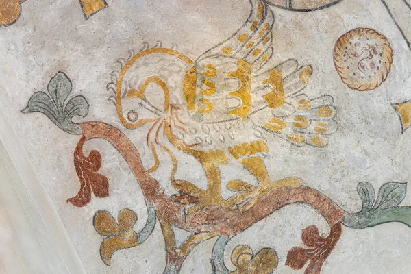 Міфічний Птах Фенікс Годує Своїх Пташенят Власним Цвітом Стародавнім Настінним — стокове фото