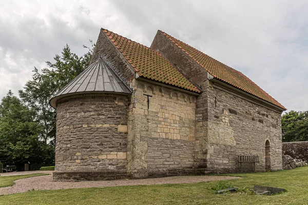 十二世纪初的古代石制教堂 2021年7月16日 — 图库照片