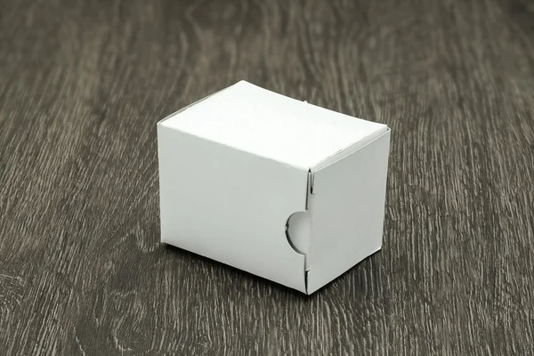 Біла коробка для маскування — стокове фото