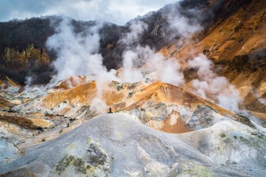 Jigokudani veya cehennem Vadisi Noboribetsu, Japonya