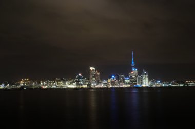 Auckland cityscape geceleri