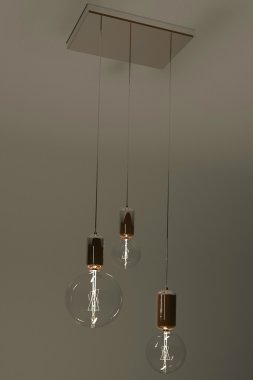 Işıklar mağazasında tavan lambaları 