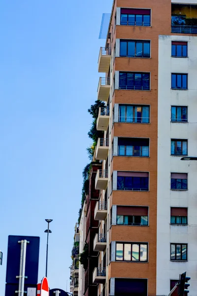 Casas privadas en Italia, Milán . — Foto de Stock