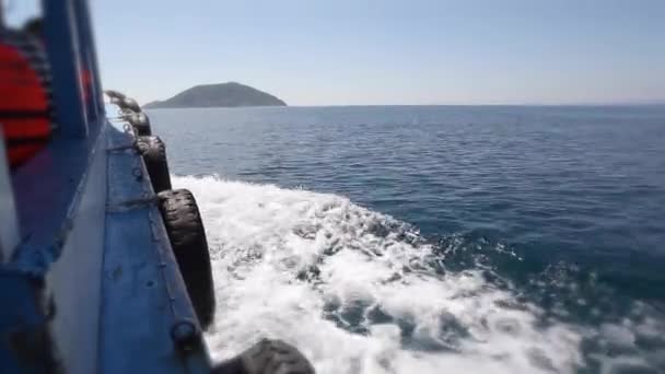 Prise de vue des îles vietnamiennes depuis le bateau 