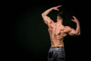  serin vücut fitness modeli