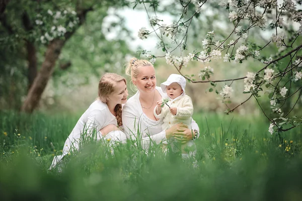 Women and little daughter — Stock Photo, Image