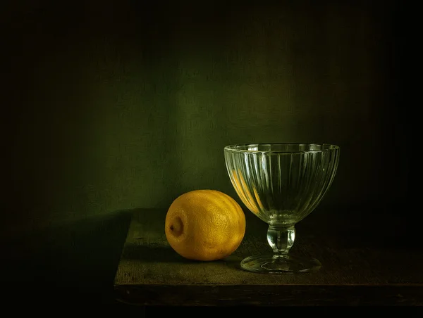 Still Life com tigelas de limão e sorvete. Vindima . — Fotografia de Stock