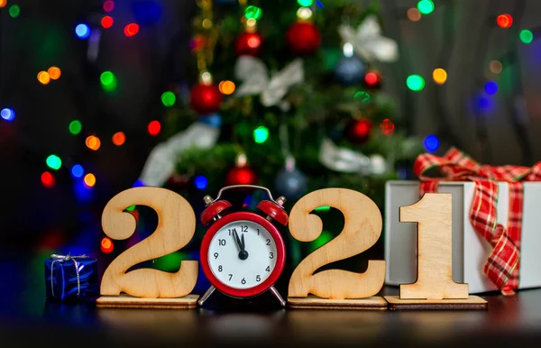 Mutlu yıllar 2021. Banner, tebrik kartı. Yeni yıl kararları ve mutlu dilekler için arka plan.